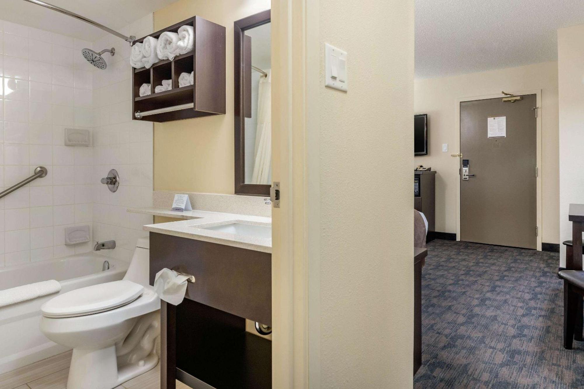Quality Inn & Suites Bathurst Pokój zdjęcie