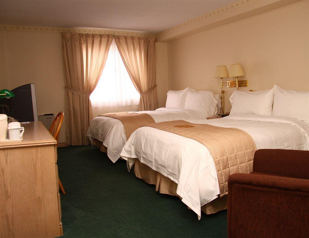Quality Inn & Suites Bathurst Zewnętrze zdjęcie