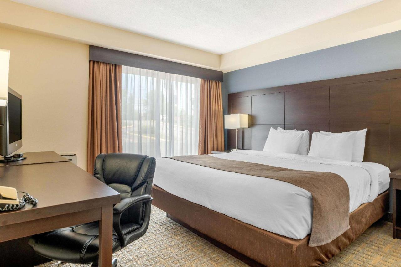 Quality Inn & Suites Bathurst Zewnętrze zdjęcie