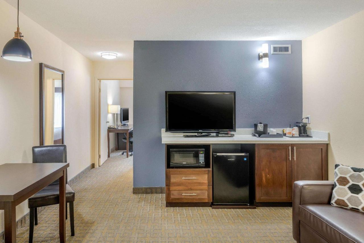 Quality Inn & Suites Bathurst Zewnętrze zdjęcie