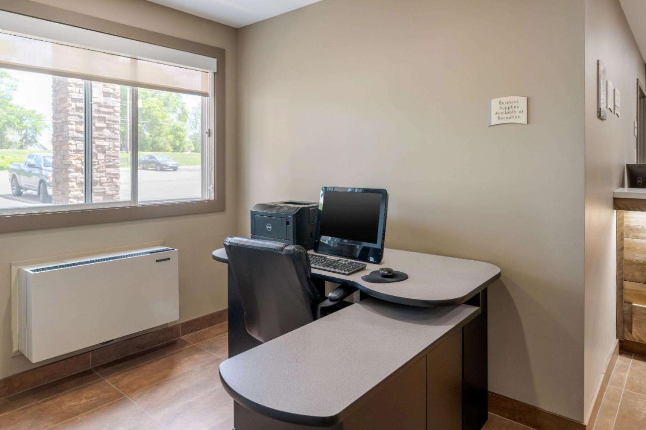 Quality Inn & Suites Bathurst Zewnętrze zdjęcie
