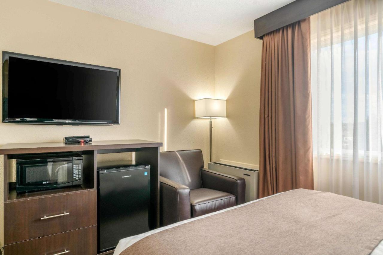Quality Inn & Suites Bathurst Zewnętrze zdjęcie